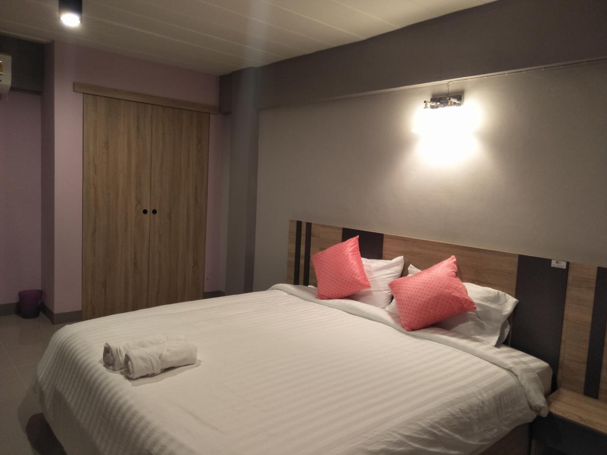 Rinrada Place Hotel Ubon Ratchathani Buitenkant foto
