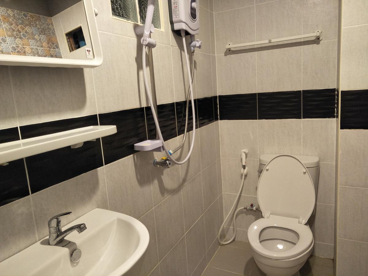 Rinrada Place Hotel Ubon Ratchathani Buitenkant foto