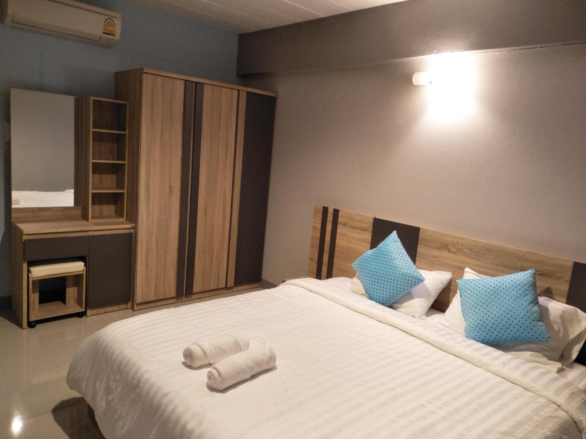 Rinrada Place Hotel Ubon Ratchathani Buitenkant foto