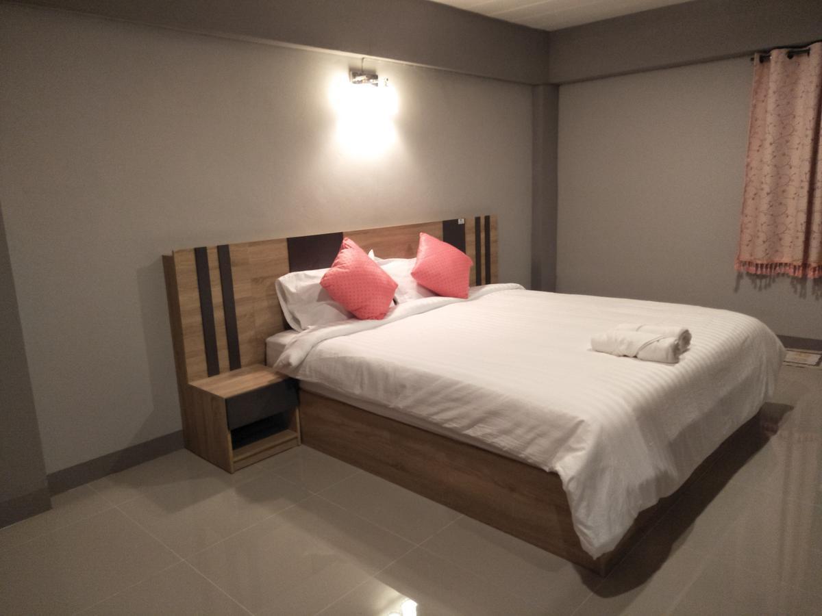 Rinrada Place Hotel Ubon Ratchathani Buitenkant foto