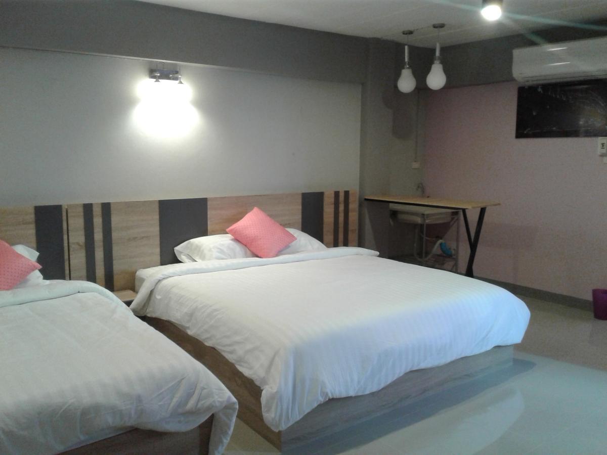 Rinrada Place Hotel Ubon Ratchathani Buitenkant foto