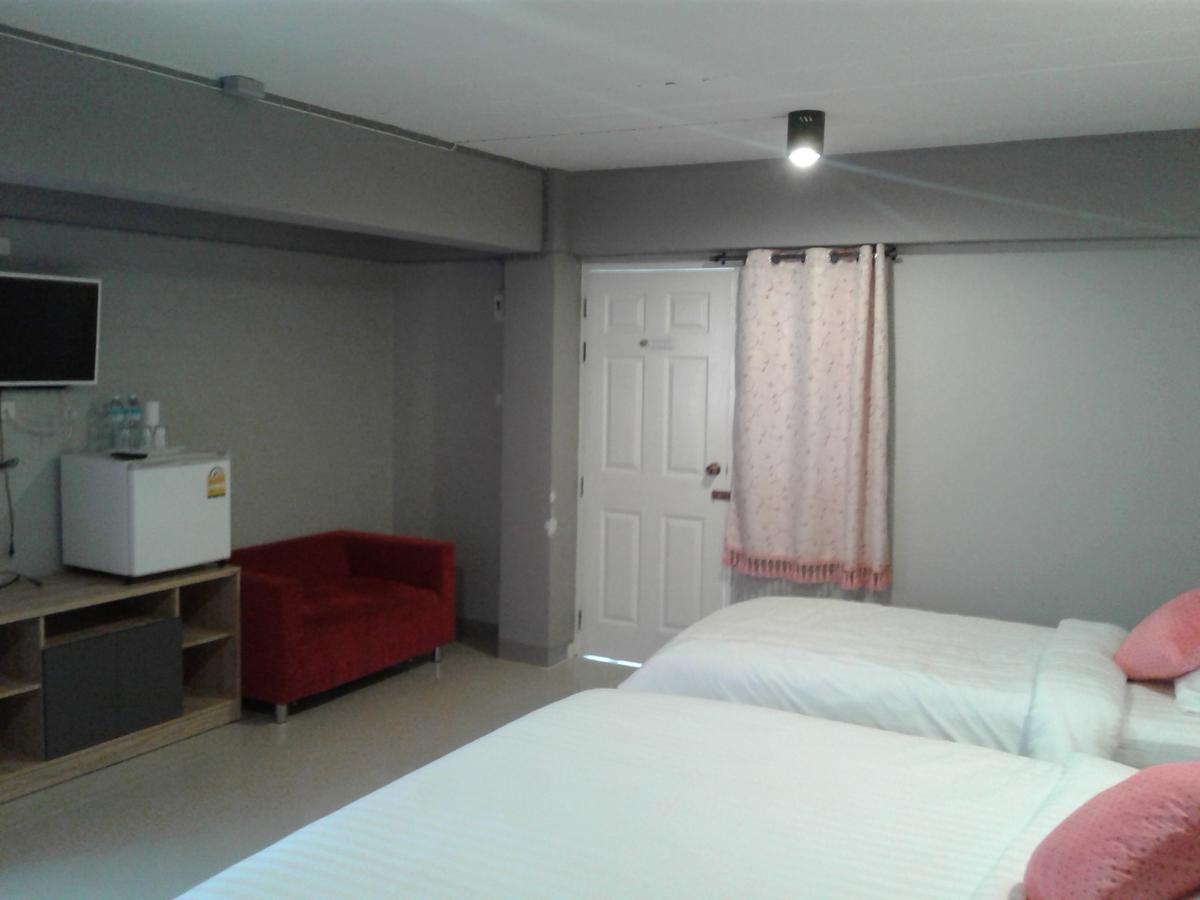 Rinrada Place Hotel Ubon Ratchathani Buitenkant foto