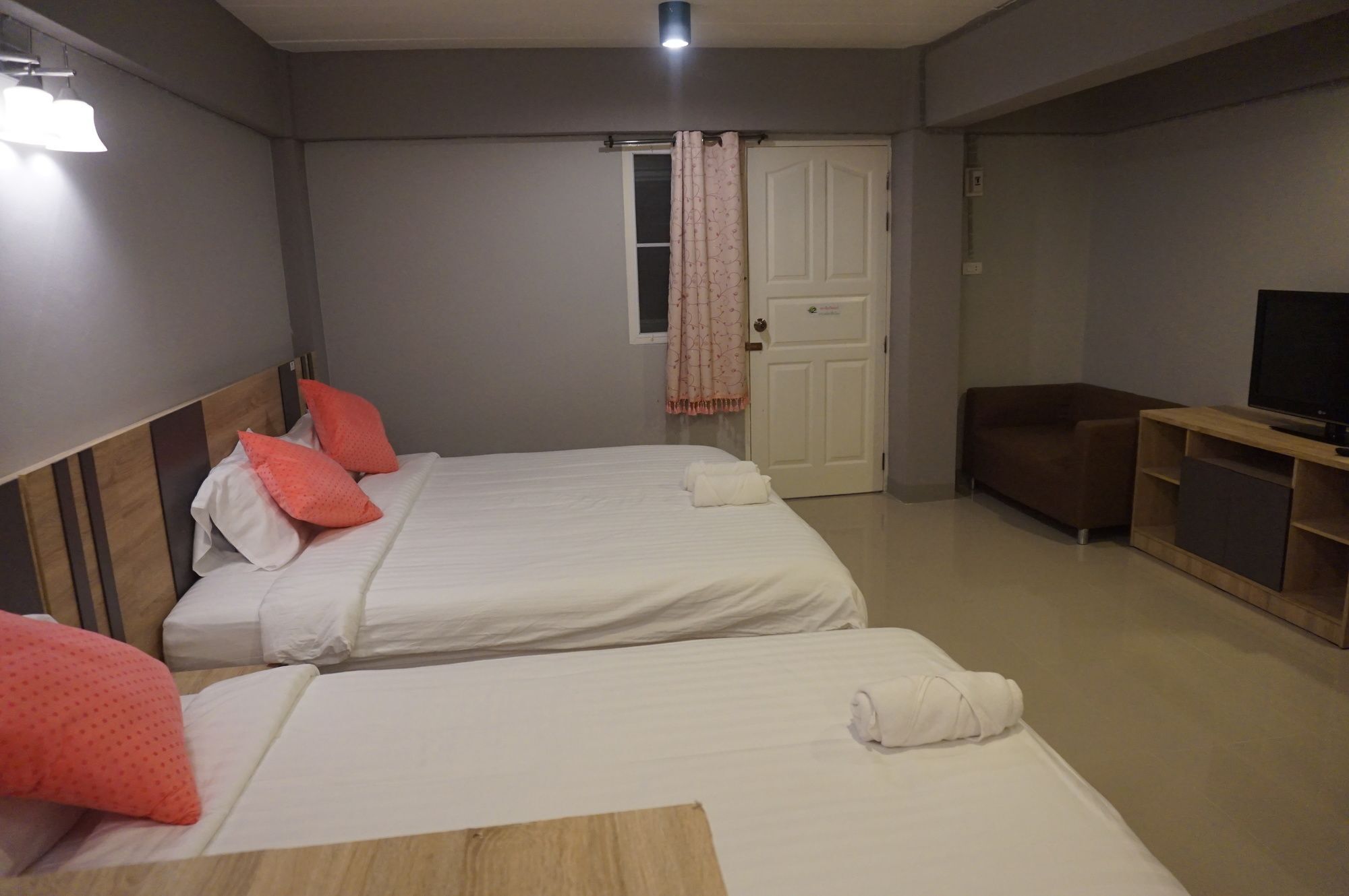 Rinrada Place Hotel Ubon Ratchathani Buitenkant foto