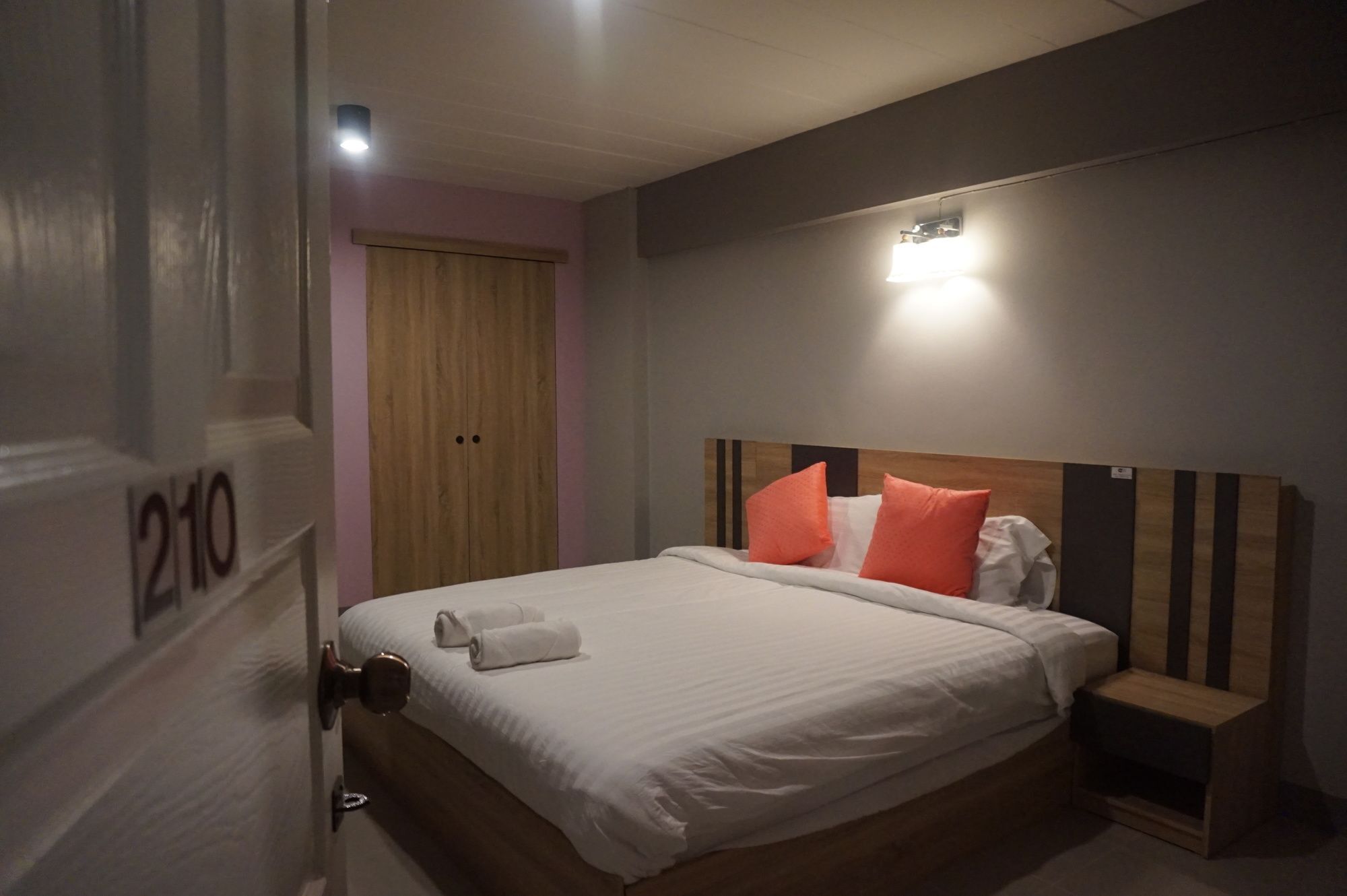 Rinrada Place Hotel Ubon Ratchathani Buitenkant foto