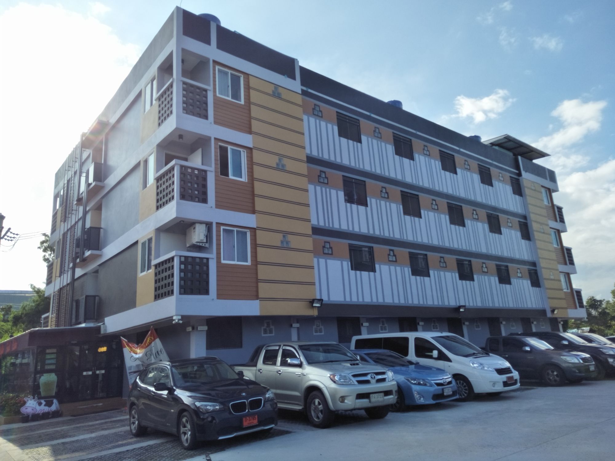 Rinrada Place Hotel Ubon Ratchathani Buitenkant foto