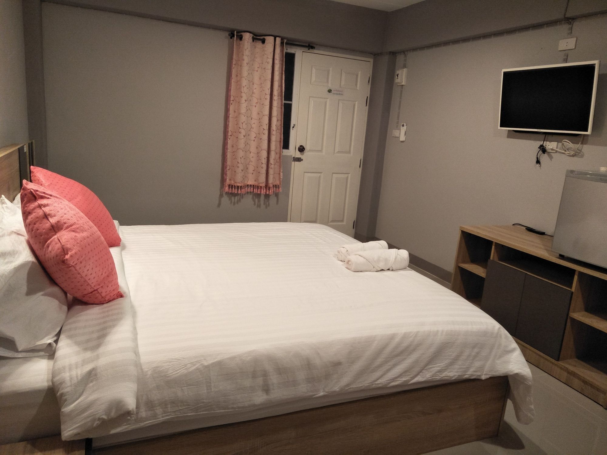Rinrada Place Hotel Ubon Ratchathani Buitenkant foto