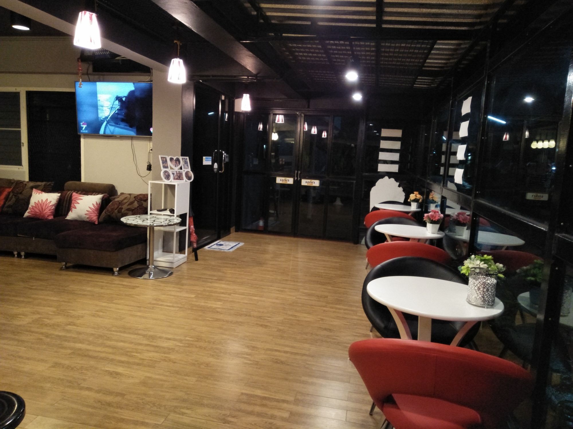 Rinrada Place Hotel Ubon Ratchathani Buitenkant foto