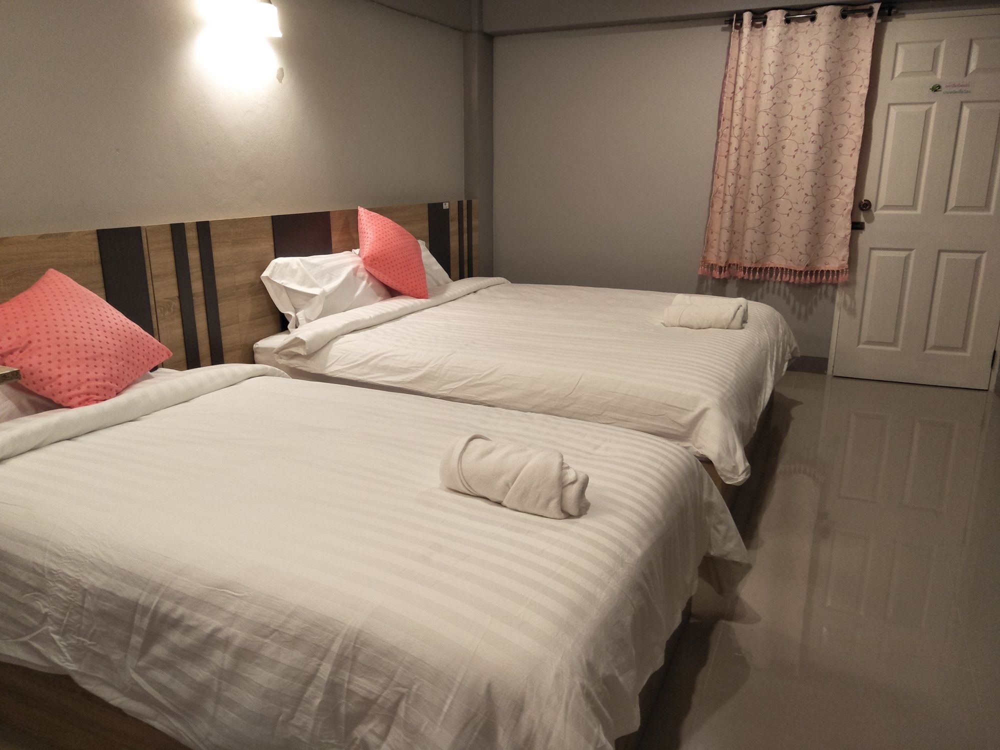 Rinrada Place Hotel Ubon Ratchathani Buitenkant foto